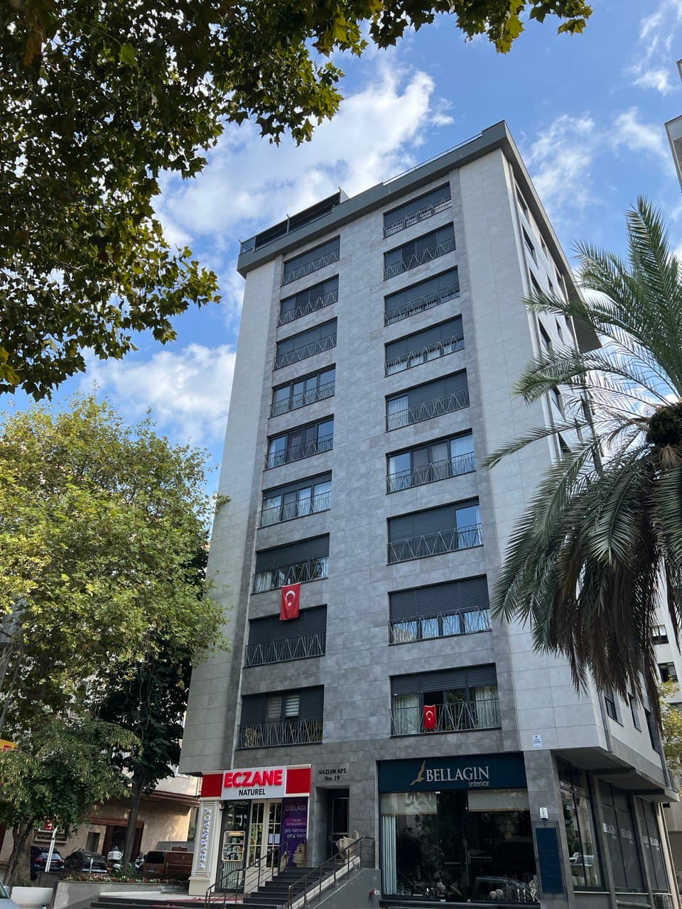 Op. Cemi̇l Topuzlu Cad. Nazlim Apt. No:19